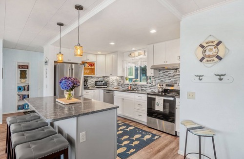 Smith River House | Sea Dreamer Cottage | Steps to Beach | Smith River