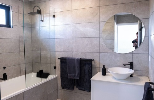 Mount Martha Apartment | Sea Eagle Suite at Waters Edge