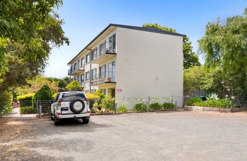 Cowes Apartment | Sea views from centrally located Cowes apartment.