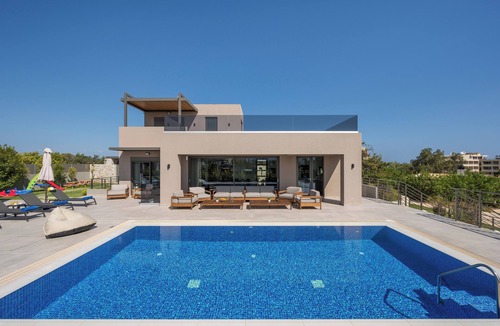 Kato Galatas Villa | Seafront Luxury Villa Chania ✦ Heated Pool Jacuzzi Sauna Gym ✦Sleeps 10–12