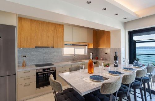 Almyrida Apartment | Seagull Luxury Apartment Next To The Sea - BY APOKORNAS VILLAS