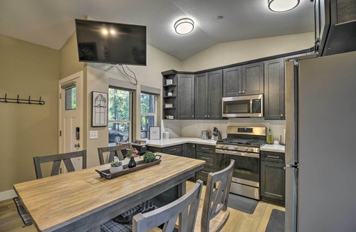 Butte Meadows Cabin | Secluded Butte Meadows Cabin w/Deck & Grill!