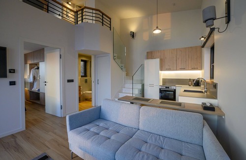 Lefktron Hotel | SELINI Penthouse Suite, Mani Suites