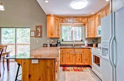 Yosemite West House | Sequoias West
