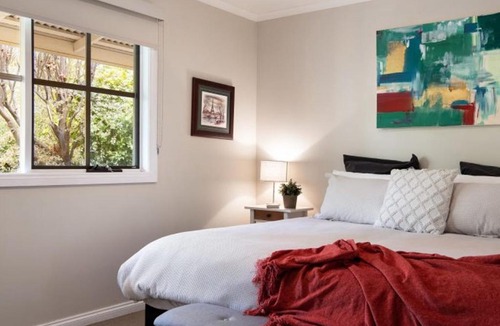 Daylesford House | Serena- a stone's throw from Lake Daylesford