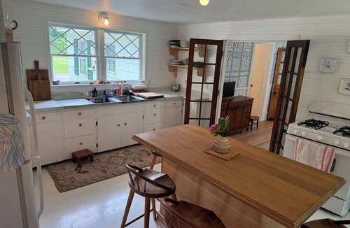 Forest Beach Cottage | Serene 3-bedroom cottage, a children's paradise, in welcoming Harbor Springs.