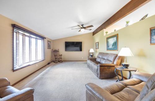 Little Suamico House | Serene Riverside Retreat