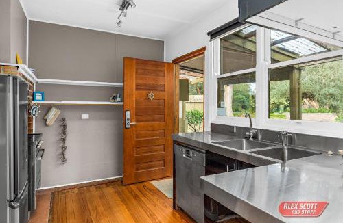 Silverleaves House | SERENITY NOW 2-6 GUESTS NO LINEN PROVIDED