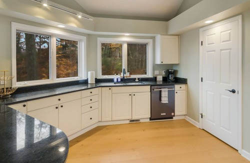 Traverse City House | Serenity Overlook-Luxury Estate With Hot Tub