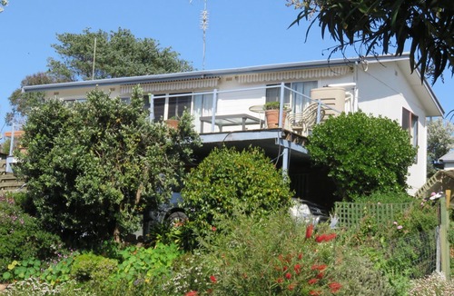 Cape Paterson House | "Seventh Heaven" a family friendly holiday home. 2 levels, sleeps up to 9