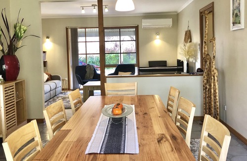 Blackwood House | Several Living Spaces, Garden Views, Forest Walks. Peaceful, Serene.