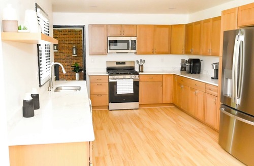 Farmington Hills House | Shiawassee on the Hills, a fully furnished 3 bed 1 bath rolling ranch