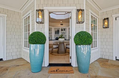 The Mesa Villa | Shoreline Splendor by Paradise Retreats