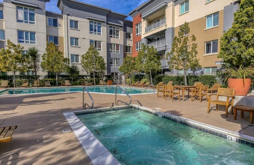 Milpitas Apartment | Silicon Valley 2BR with Pool and Hot Tub Access