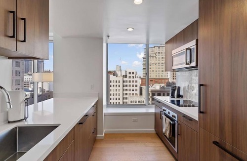 Downtown San Francisco Apartment | Sky Lounge & Outdoor Pool |South Beach | San Francisco Bay