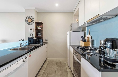 Southbank Apartment | Skyline Escape Melbourne| Pool,Gym & Walk to Crown