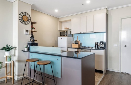 Southbank Apartment | Skyline Escape Melbourne| Pool,Gym & Walk to Crown