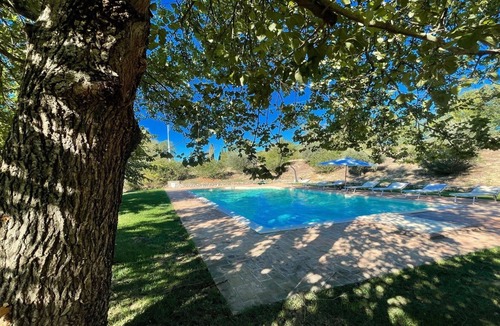 Todi Villa | Sleeps 10, Todi By The Pool, 4 kms to Todi central - a beautiful walk !