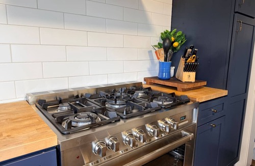 Bay City House | Sleeps 8 Near Riverwalk