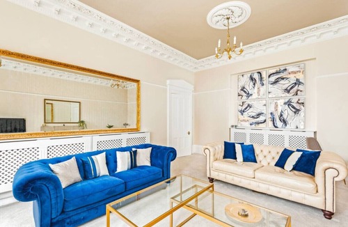 Stoke Bishop Apartment | Sneyd Park escape | Garden views by MyCityHaven