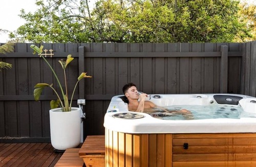 Rosebud House | Sol Coastal Retreat | Outdoor Spa and Sauna