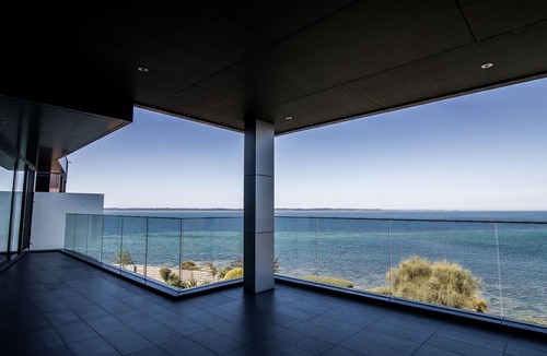 Somers House | Somers Sanctuary | Clifftop Luxury with Pool & Sauna