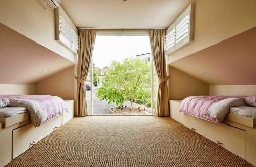 Red Hill Villa | South Hampton Estate Red Hill - The Loft