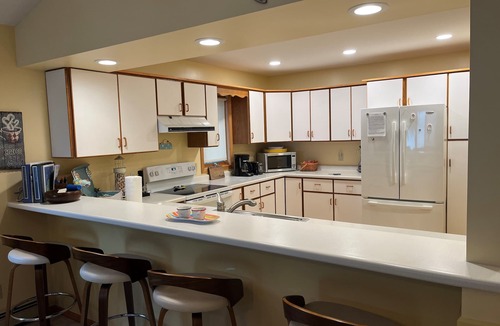 Traverse City House | South Lake Leelanau lakefront home, Kayaks/Bikes provided, Clean Sandy bottom