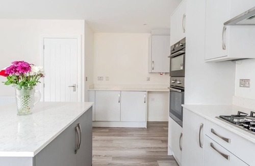 Stoke Gifford House | Spacious 4 Bed Contractor & Family Home, Bristol