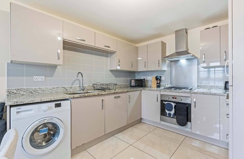 Patchway House | Spacious 4-Bed Home Near Cribbs & Bristol