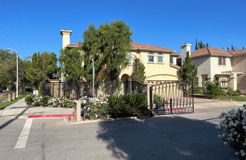 Canoga Park House | Spacious 5-bedroom house FIFA World Cup 2026 ready!