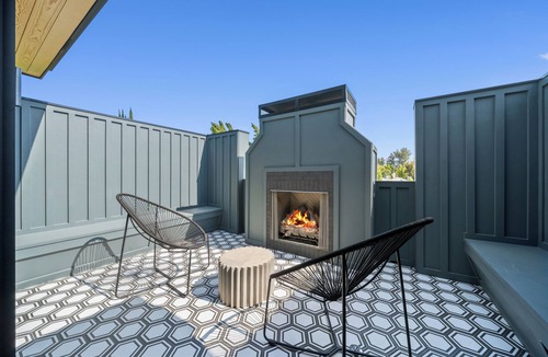 North Hollywood Villa | Spacious 6-bedroom Mansion with 250 People Event Space in Sheman Oaks