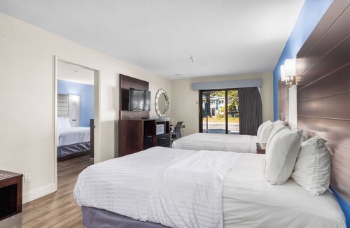 Westside Santa Cruz Hotel | Spacious Accessible 2BR Suite | King + 2 Queens | Santa Cruz