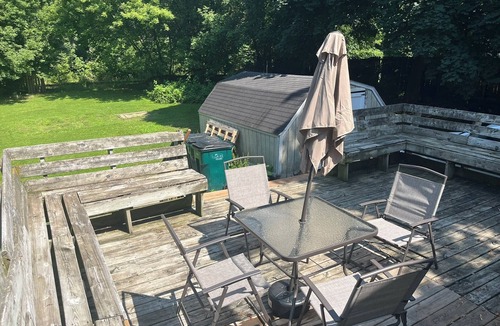 Lansing House | Spacious and Convenient 3-bedroom Home