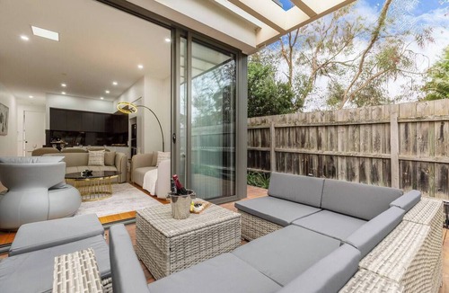 Williamstown House | Spacious Bayside Escape Near Williamstown Beach