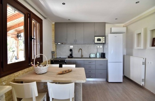 Ormos Panagias Villa | Spacious beachfront retreat with large garden in Ormos Panagias