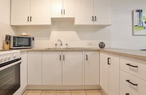 Mildura Apartment | Spacious corp & family friendly, new reno, close to shops/eateries, free wifi