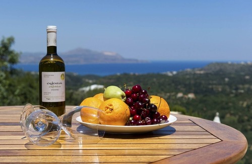 Gavalochori Villa | Spacious, Good Privacy, a Gorgeous Sea View, ideal for groups or large families.