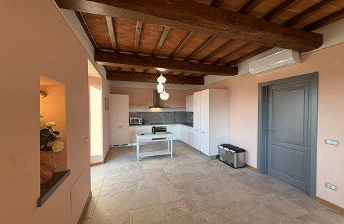 Poppi House | Spacious Holiday Home with shared pool in Poppi