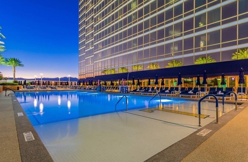 Las Vegas Hotel | Spacious hotel suite in marvelous Las Vegas with no resort fee, free coffee/WiFi