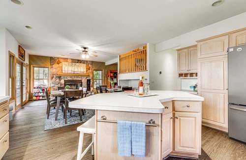 Traverse City Cottage | Spacious Lake Leelanau Cottage w/Fire Pit!