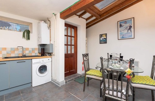 Bath House | Spacious one bed house with parking - Pass the Keys