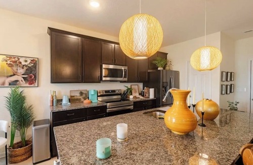Summit Station House | Spacious Palatial 4-bedroom beautiful family-friendly house in Columbus