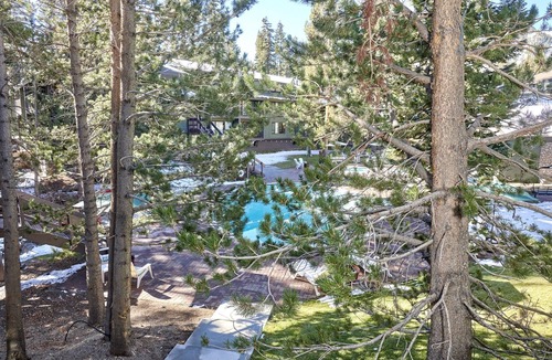 Mammoth Lakes Condo | St Anton Condos #21 (1-Bedroom) with Pool by RedAwning