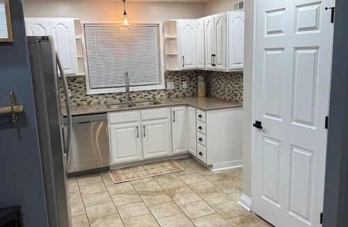 Oak Harbor House | Steps to the Lake – Family-Friendly Getaway