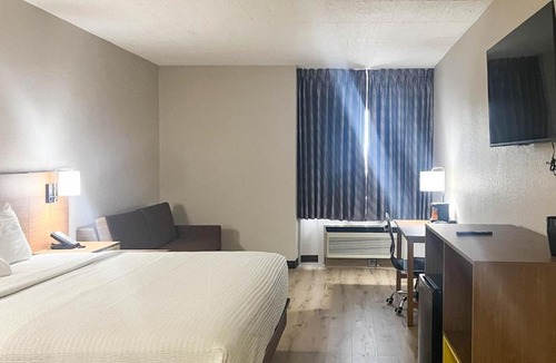 Fremont Hotel | Studio 6 Suites Fremont, OH