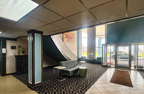 Fremont Hotel | Studio 6 Suites Fremont, OH