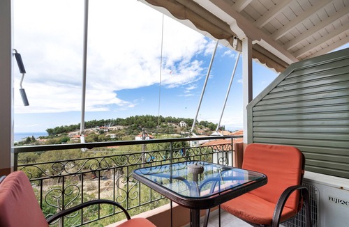 Kalamitsi Apartment | Studio Apartment 'Nontas Homes 32' with Sea View, Wi-Fi and Air Conditioning