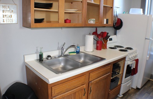 South Range Apartment | Studio Close to MTU, Houghton, Keweenaw, Dining, on the Trail & Full Amenities