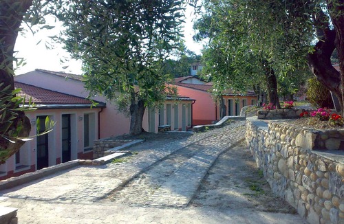 Imperia Apartment | Studio with garden, pool and gym